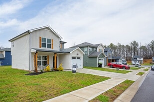 Old Russell Pike in Clarksville, TN - Building Photo