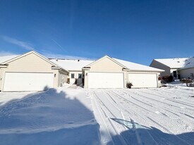 8764 Coffman Path in Inver Grove Heights, MN - Building Photo