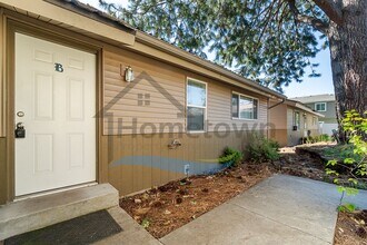 1814 E St Maries Ave in Coeur d'Alene, ID - Foto de edificio - Building Photo