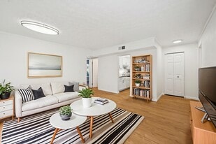 Raccoon Creek Apartments in Columbus, OH - Building Photo