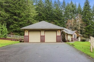 9525 Springer Lake Ln SE in Olympia, WA - Building Photo - Building Photo