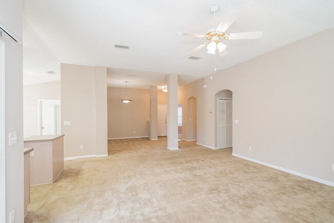 609 Kilwinning Ln in Orange Park, FL - Building Photo - Building Photo