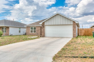 420 E 48th St in San Angelo, TX - Building Photo - Building Photo