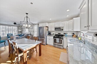 1 Paradise Ln in Whitman, MA - Foto de edificio - Building Photo