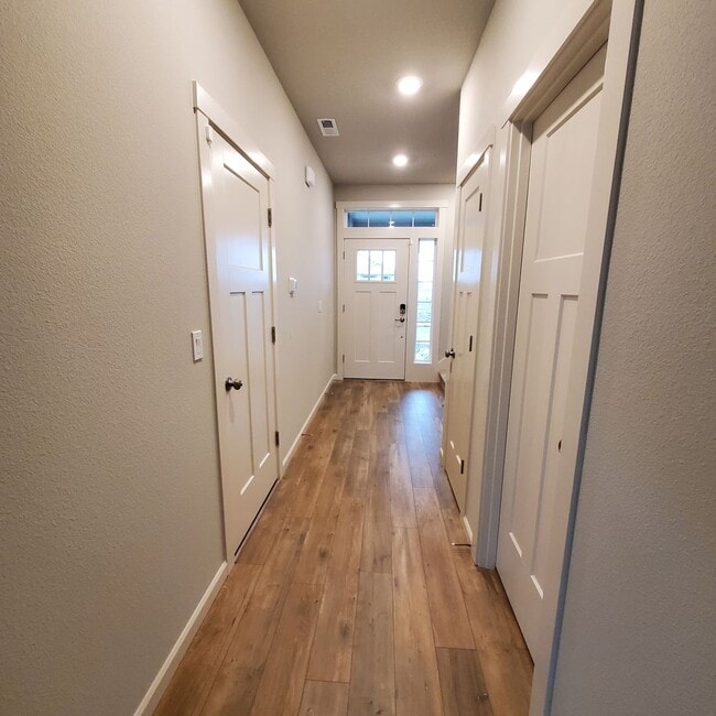 6307 Rebecca St SE in Albany, OR - Building Photo - Building Photo