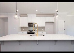 913 Colton Dr in Acworth, GA - Foto de edificio - Building Photo