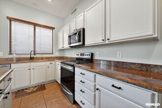 1706 E Commerce Ave in Gilbert, AZ - Building Photo - Building Photo