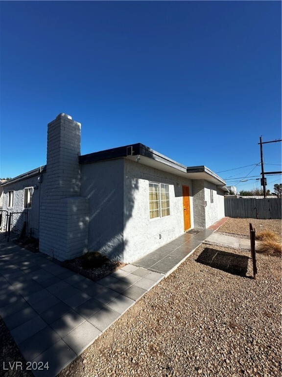 2213 E Oakey Blvd in Las Vegas, NV - Building Photo - Building Photo