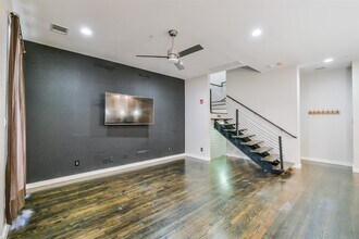 5710 Winsome Ln in Houston, TX - Building Photo - Building Photo