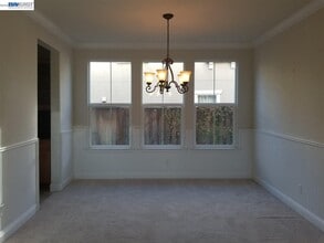 199 N Alta Dena St in Mountain House, CA - Building Photo - Building Photo