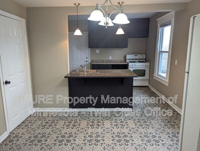 605 Van Buren Ave in St. Paul, MN - Building Photo - Building Photo