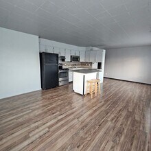 1018 Callahan Dr in Bremerton, WA - Building Photo - Building Photo