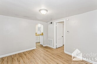 130 S Charles St in Wichita, KS - Building Photo - Building Photo