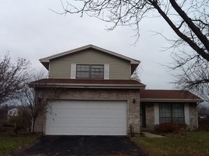 1964 Crescent Ln in Hoffman Estates, IL - Building Photo