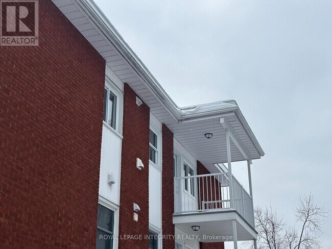 2411 Pagé Rd in Ottawa, ON - Building Photo - Building Photo