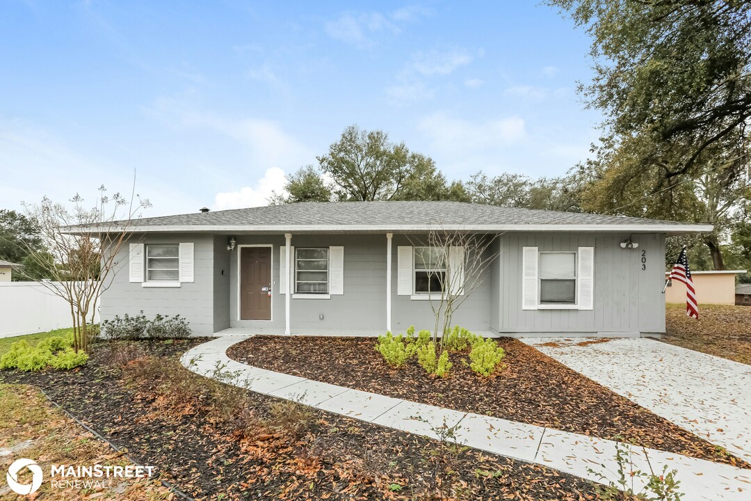 203 Colomba Rd in Debary, FL - Building Photo