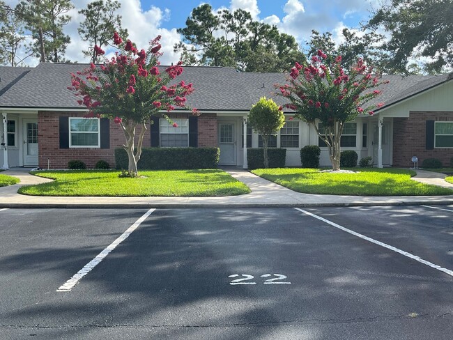 property at 22 Kings Colony Ct