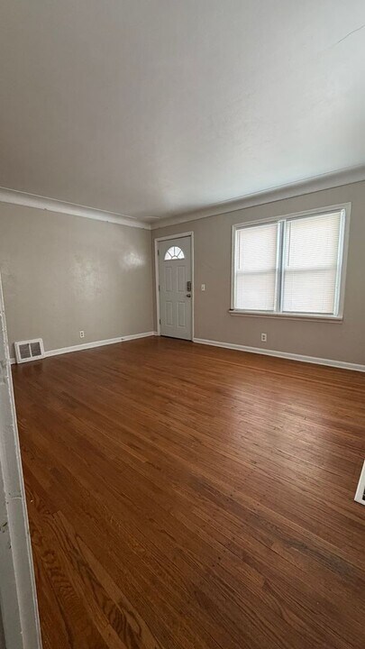 2010 Kensington Rd in Toledo, OH - Building Photo