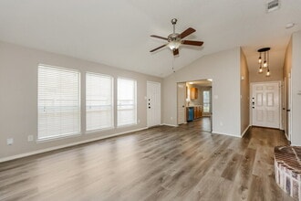 5904 Heatherglen Terrace in Fort Worth, TX - Building Photo - Building Photo