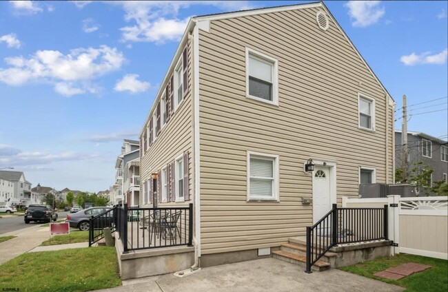303 N Wilson Ave in Margate City, NJ - Building Photo - Building Photo