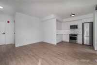 40 S Halsted St, Unit 604 in Chicago, IL - Building Photo - Building Photo