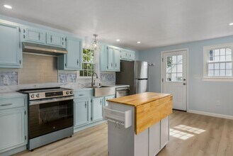 16 Big Rock Rd in Rye, NH - Building Photo - Building Photo