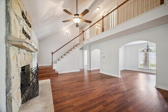 23906 Northcrest Dr in Spring, TX - Building Photo - Building Photo