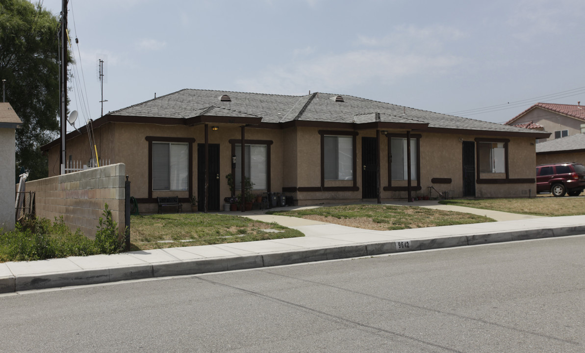 Vista View Apartments in Montclair, CA - Building Photo