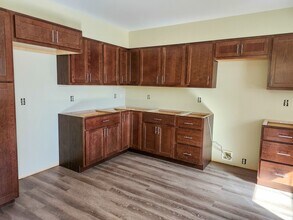 1323 W Main St in Stoughton, WI - Building Photo - Building Photo