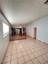 8433 Lomack Ct in Las Vegas, NV - Building Photo - Building Photo