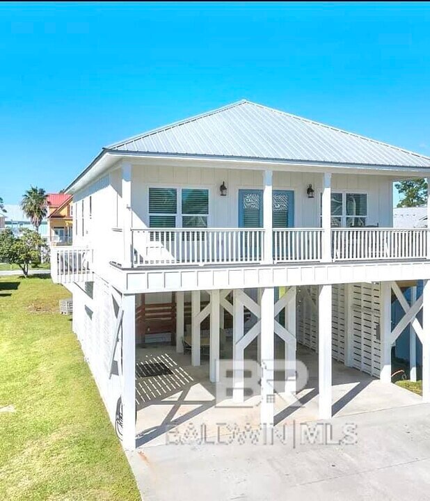5601 Bayou St John Ave in Orange Beach, AL - Building Photo