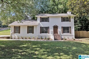 1132 Martinwood Ln in Birmingham, AL - Building Photo