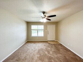 310 N 10th St in Nolanville, TX - Building Photo - Building Photo