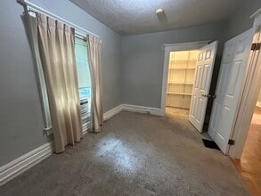 2445 2nd St, Unit Lower in Cuyahoga Falls, OH - Building Photo - Building Photo