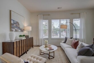 The Lincoln in Raleigh, NC - Building Photo - Building Photo