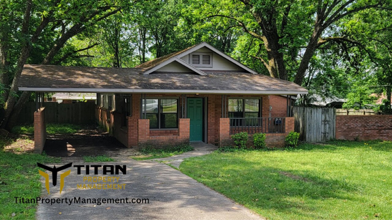 710 W Smith St in Benton, AR - Building Photo