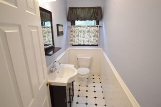 128 Ridge Rd in Northborough, MA - Building Photo - Building Photo