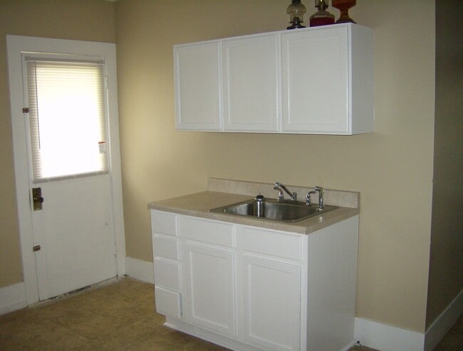106 N Railroad St in Delcambre, LA - Building Photo - Building Photo