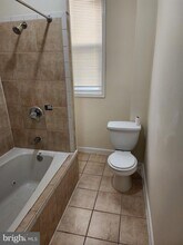 2018 McCulloh St-Unit -B in Baltimore, MD - Foto de edificio - Building Photo