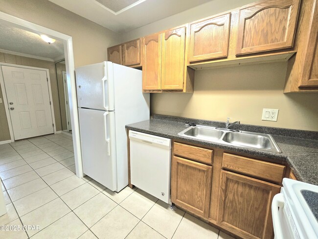 1301 Beck Ave in Panama City, FL - Building Photo - Building Photo