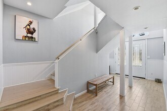 71 Harbor Ln in Kemah, TX - Building Photo - Building Photo