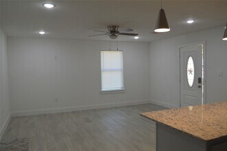 214 Basswood Dr in Spring, TX - Building Photo - Building Photo