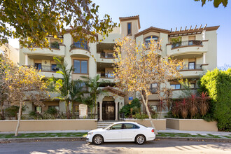 Hoffman Terraces in Studio City, CA - Building Photo - Building Photo