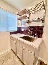 1354 Carlton Dr in Glendale, CA - Building Photo - Building Photo