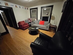 410 W Mifflin St, Unit 2 in Madison, WI - Foto de edificio - Building Photo