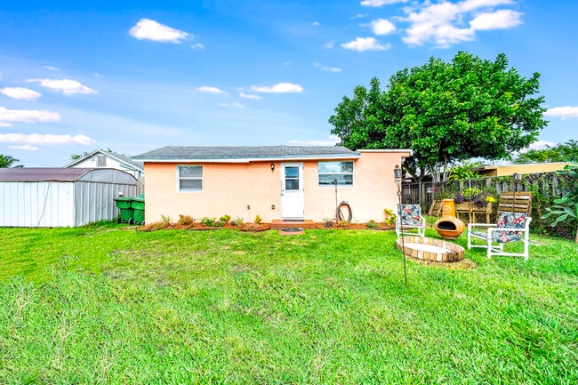 property at 3901 Lakewood Rd