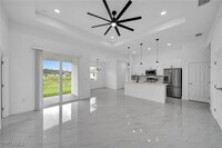 438 Poplar St in Lehigh Acres, FL - Foto de edificio - Building Photo