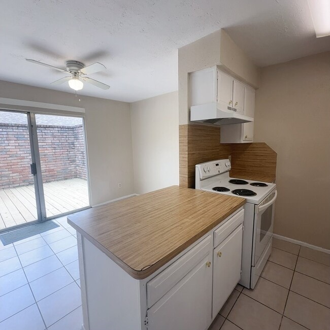 property at 6518 S Briar Bayou Dr