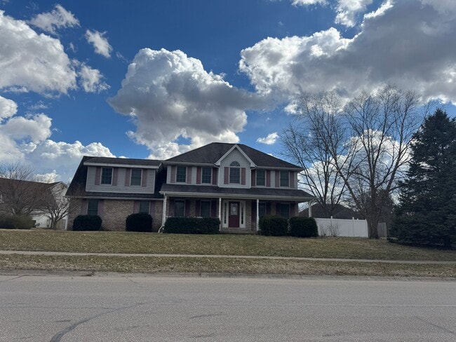2047 Parkside Dr