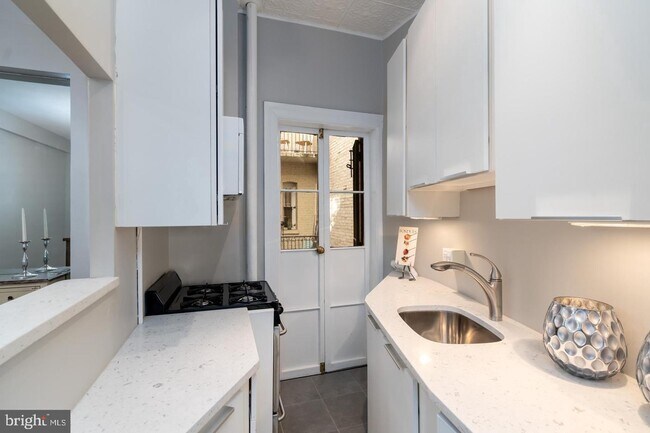 1705 P St NW-Unit -24 in Washington, DC - Building Photo - Building Photo